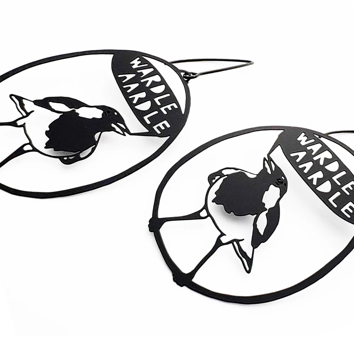 DENZ Magpie (Wardle Aardle) earrings in Black
