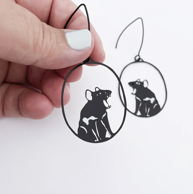 DENZ "Tasmanian Devil" statement earringsin Black/White