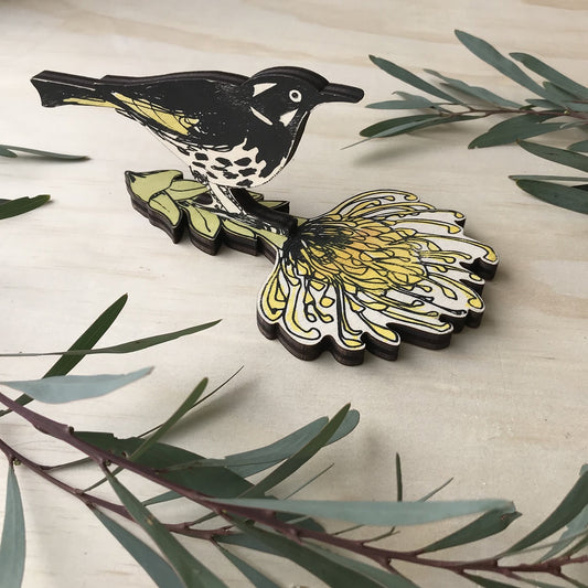 Bridget Farmer - Standing Bird - New Holland Honeyeater