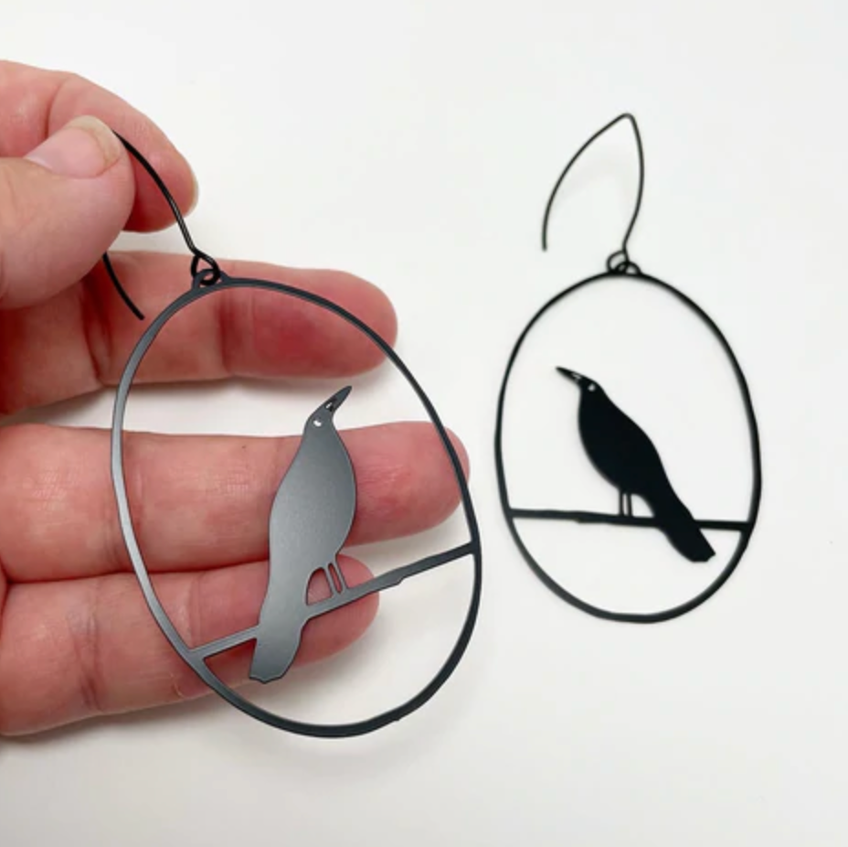 DENZ "Blackbird" statement earrings  - black